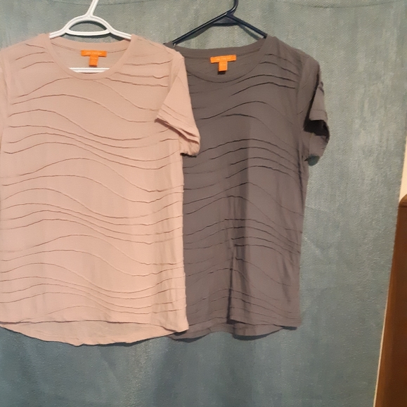 2 tops - Picture 1 of 1